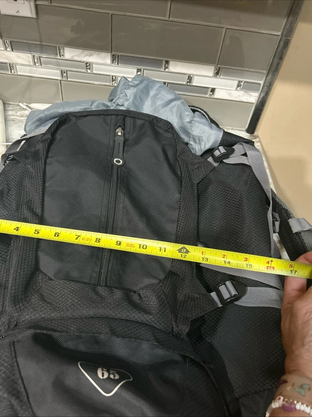 High Sierra Sentinel 65L Hiking Backpack Waterproof Nylon Hip Belt Ergo Fit.
